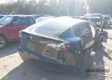 2022 Tesla Model 3 Long Range Dual Motor All-Wheel Drive z USA, uszkodzony, nr VIN 5YJ3E1EB6NF259227